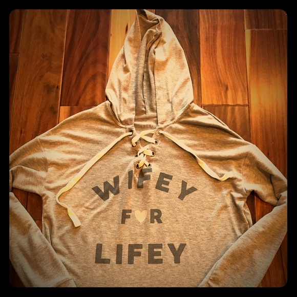 Sweaters - Sweatshirt